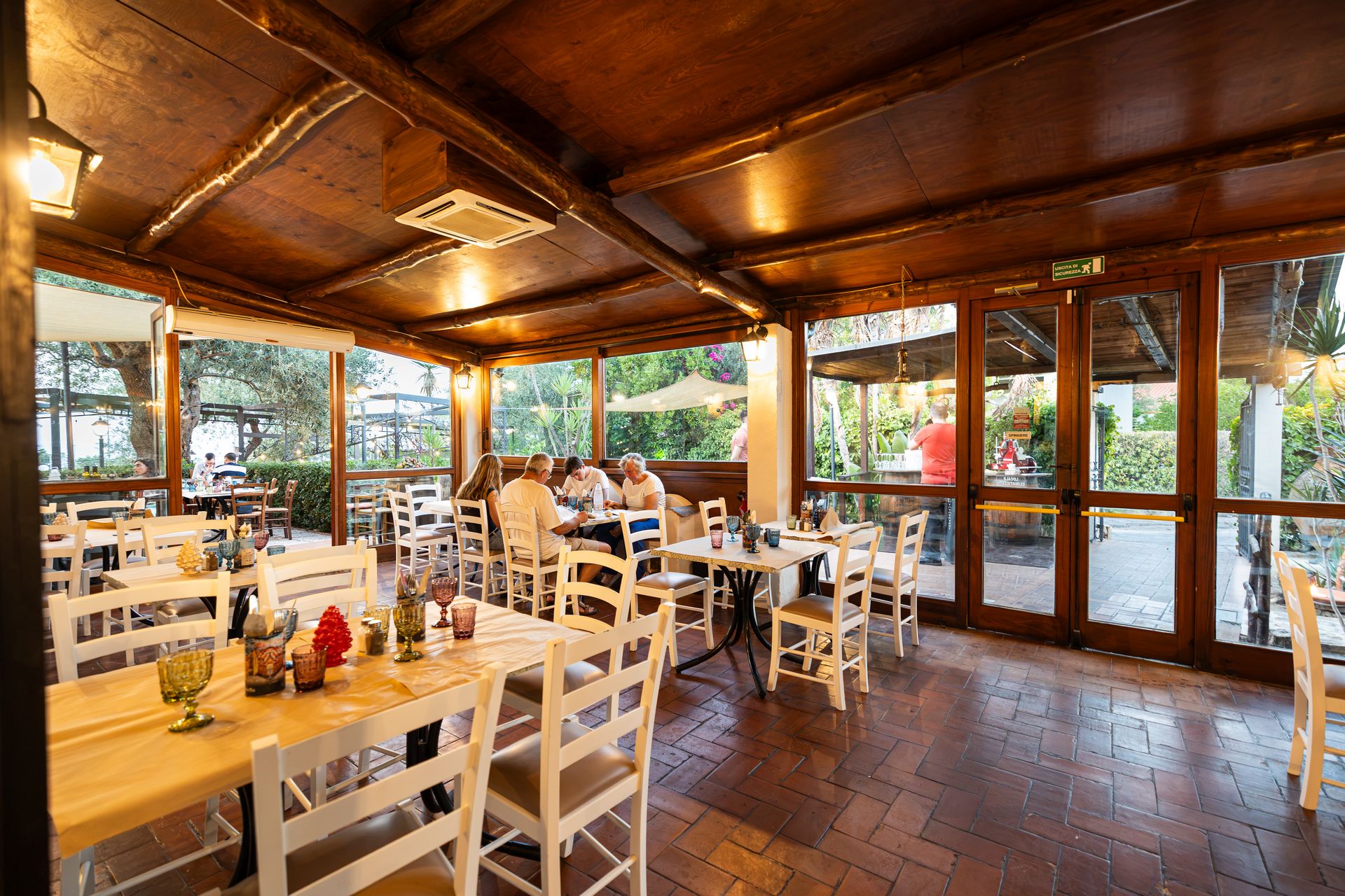gallery-location-sala-esterna-5